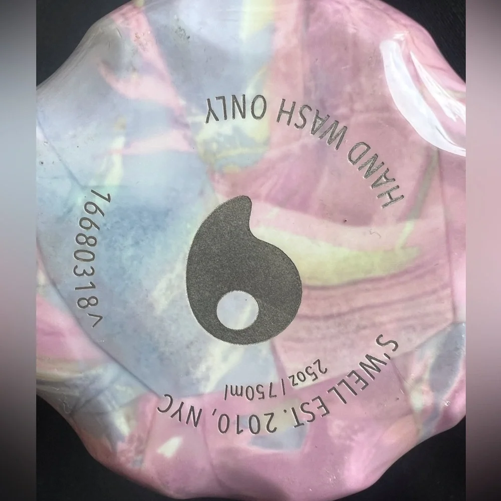 S’well 25OZ (750 ML) bottle - Picture 3 of 4